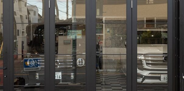 名古屋市 M様店舗の玄関扉