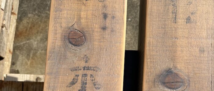 ベンチが完成しました。